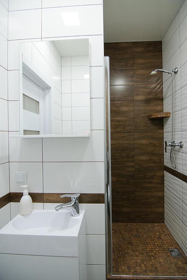 Luxury Apartment Near Rynok Square リヴィウ エクステリア 写真
